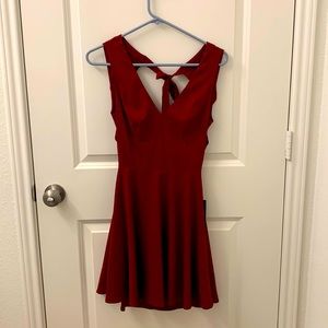NWT Lulu’s Red Tie-Back Backless Dress